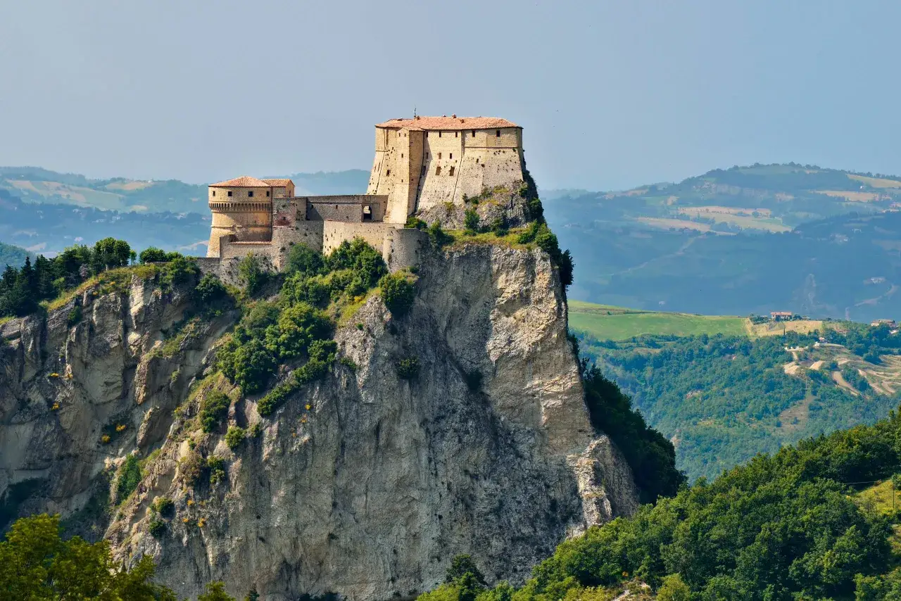 Rocche imponenti e castelli medievali, un vero spettacolo da non perdere in Valmarecchia.