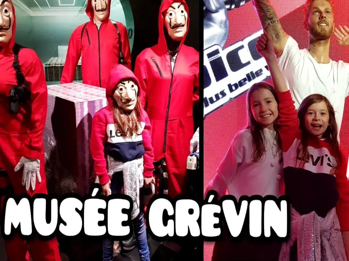 Mus&eacute;e Gr&eacute;vin Boulevard Montmartre Paris : deux enfants devant des mannequins de La Casa de Papel et une star de The Voice.