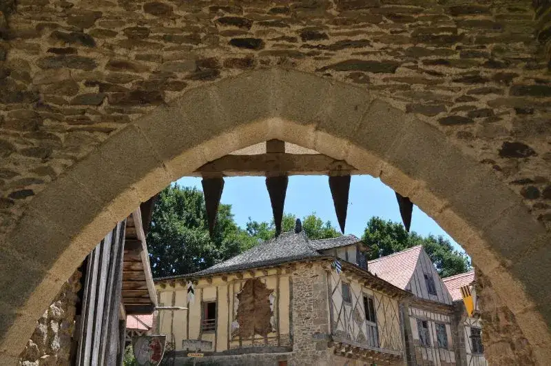 village médiéval Puy du Fou artisan