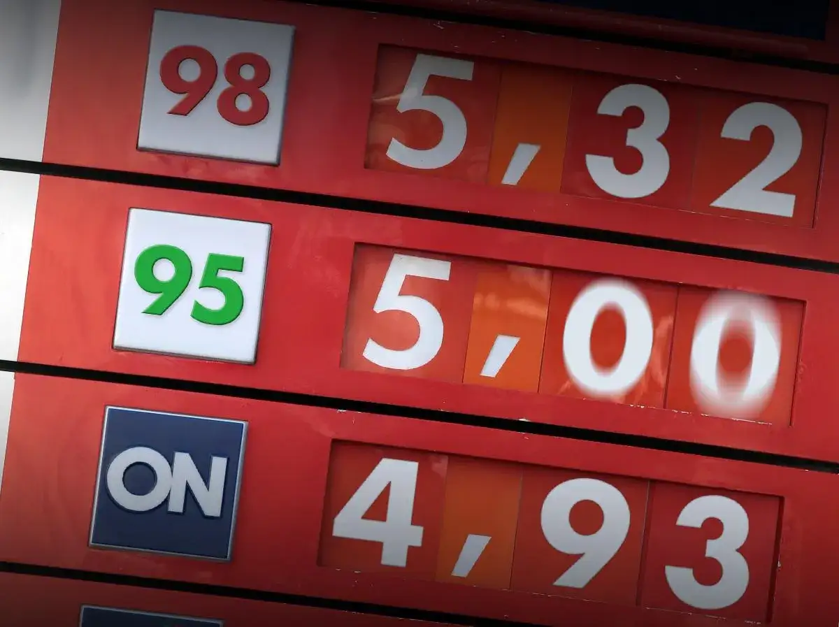 Ceny paliw: benzyna 95 za 5,00 zł, benzyna 98 za 5,32 zł, ON za 4,93 zł. Dylemat: benzyna 95 czy 98?