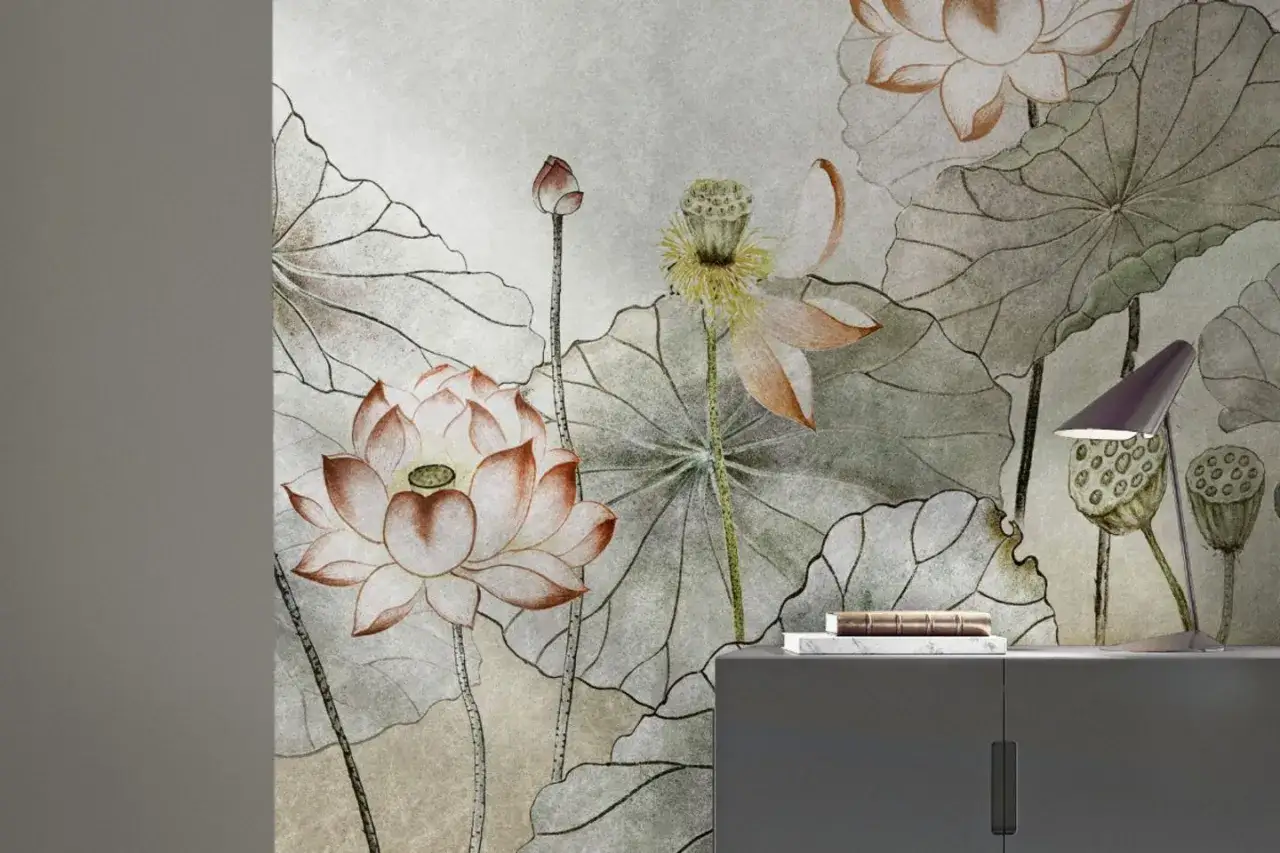 Harmonische Farbgestaltung im Flur mit Tapeten im Lotus-Design. Beispiele für ruhige und elegante Wandgestaltung.