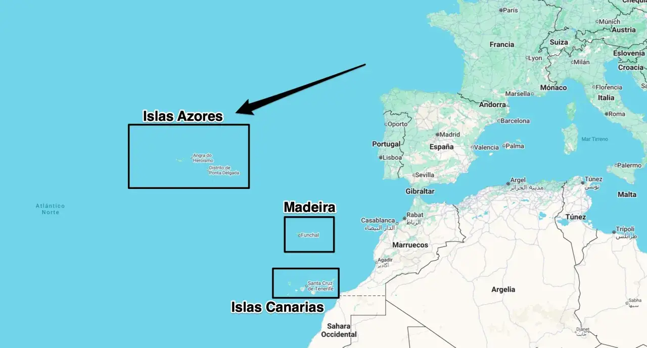 Azory leżą na Oceanie Atlantyckim, na zachód od Portugalii. Mapa pokazuje ich położenie względem Europy i Afryki.