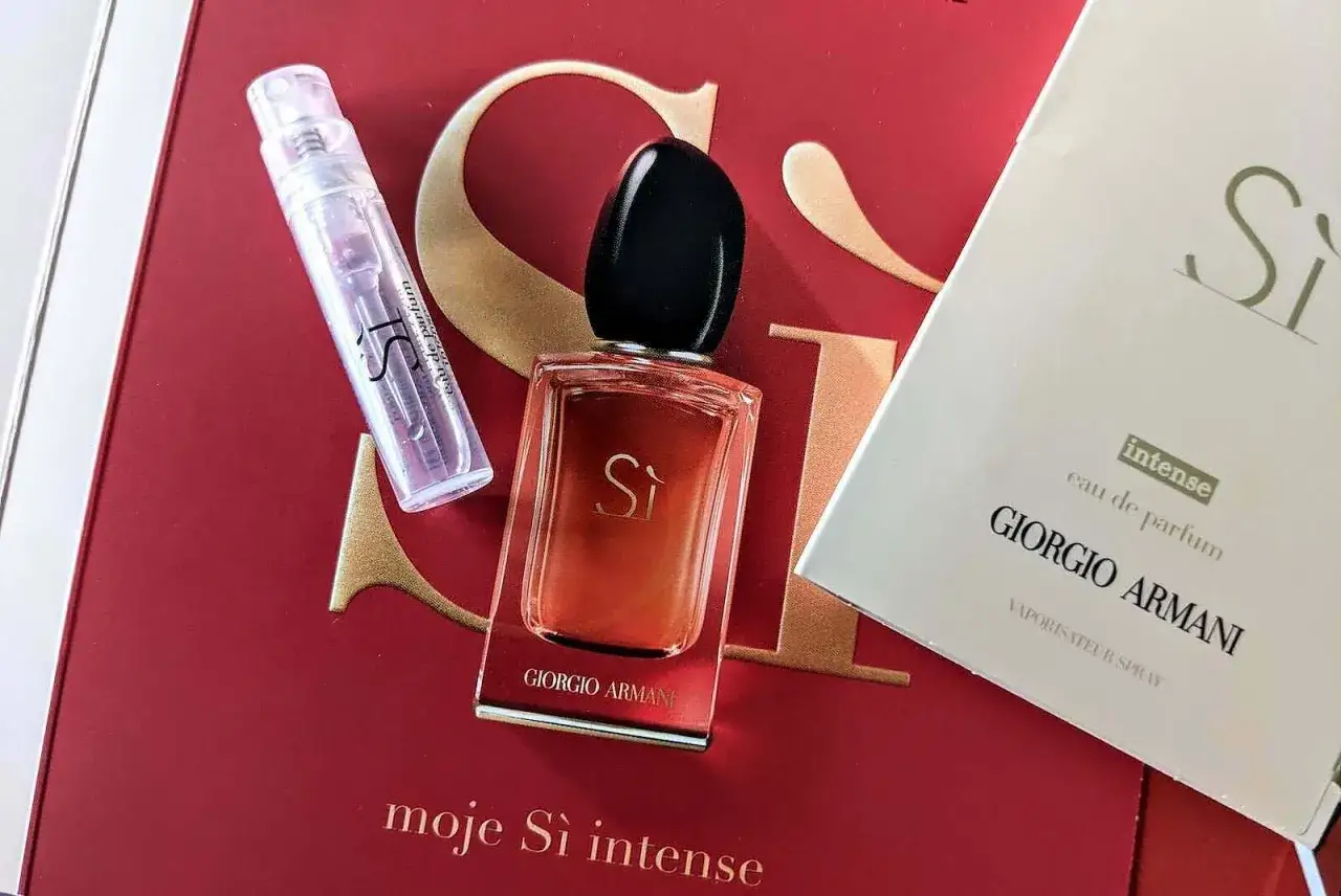 Giorgio Armani S&igrave; Intense flakon