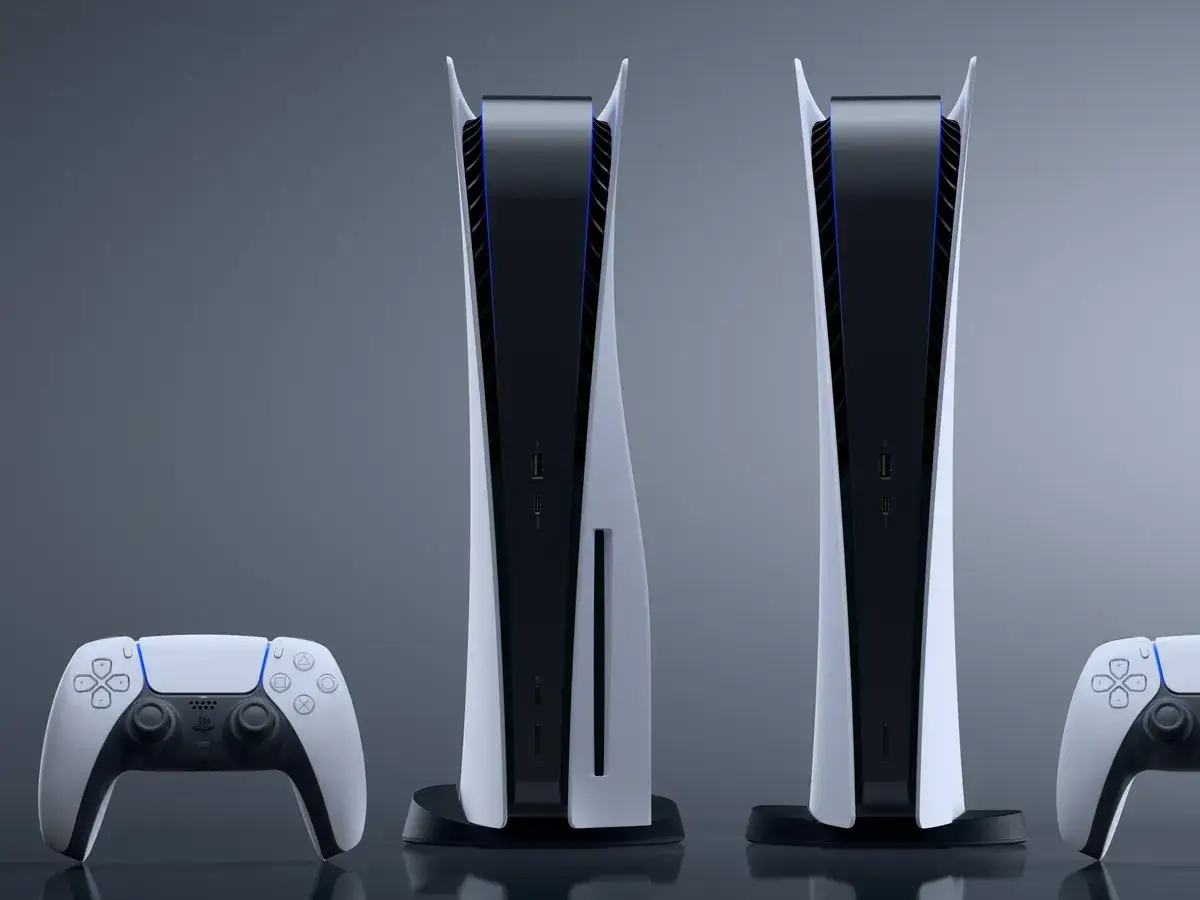PS5 Slim Digital z napędem i bez