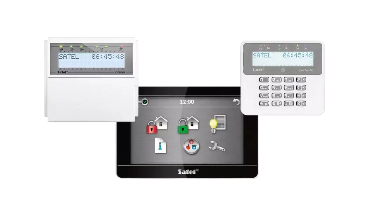 Panel sterowania Satel z ikonami domofon, alarm i oświetlenie. Widoczny też keypad.