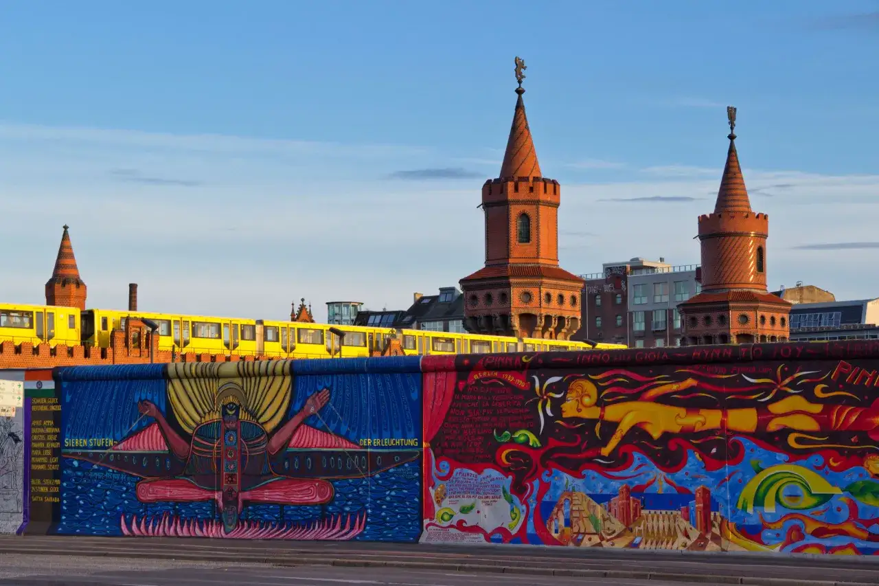 East Side Gallery Berlin murale