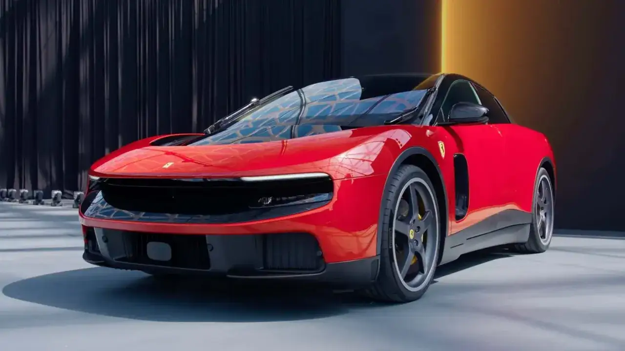 Neues Ferrari-Modell in Rot, das die Zukunft der Sportwagen-Nachrichten verk&ouml;rpert.