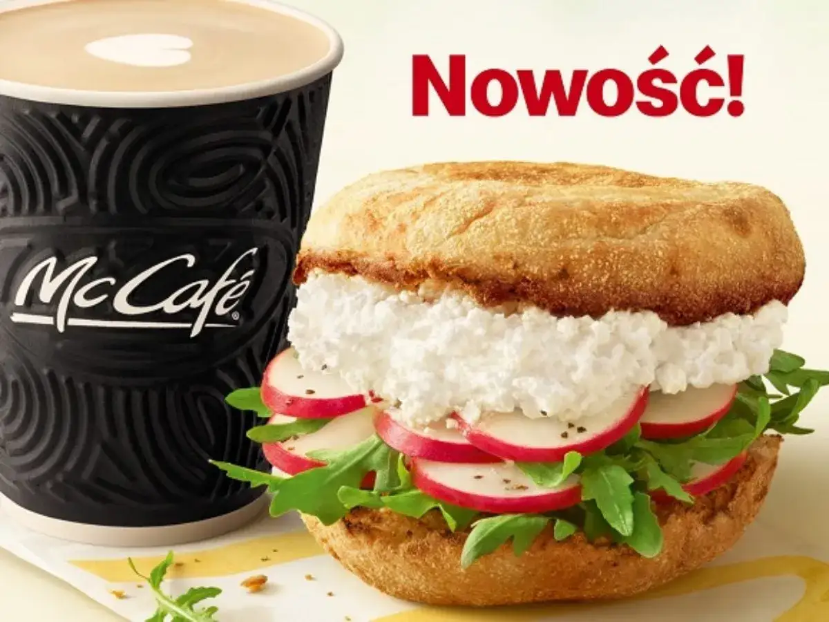 McMuffin z twarożkiem i rzodkiewką - nowość w McCafe! Sprawdź cenę tej pysznej kanapki.