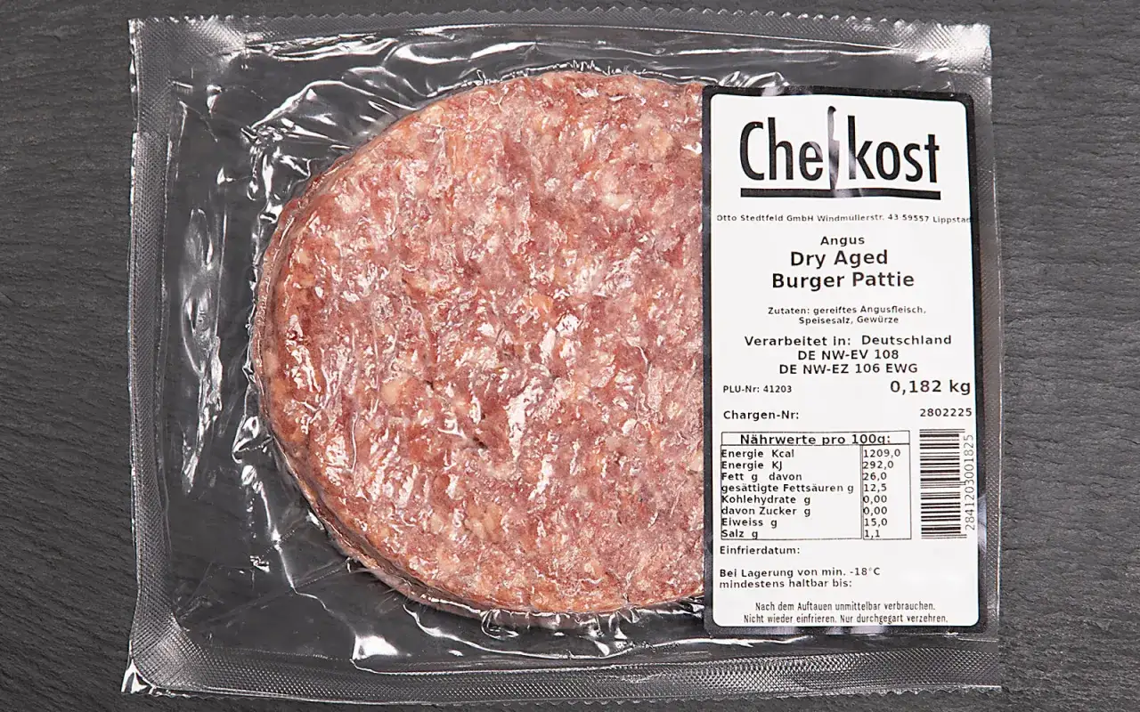 Ein Dry Aged Burger Patty von Che Kost wiegt 0,182 kg. Das Fleisch ist gereiftes Angusfleisch.