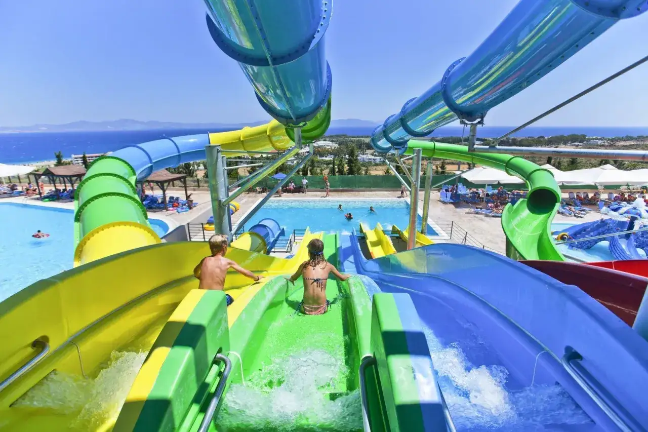 Rodzinny hotel w Grecji z aquaparkiem i mini klubem