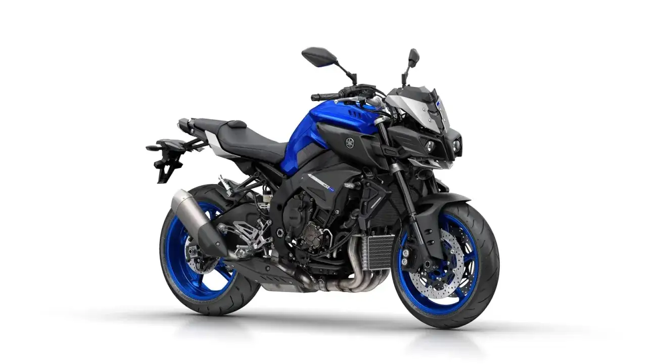 Motocicleta Yamaha MT-10 azul, lista para la acción. La Yamaha más rápida, con diseño agresivo y potencia desatada.