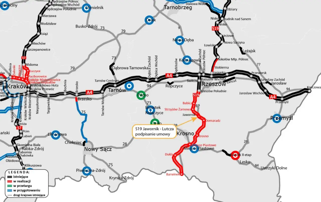Mapa dróg Via Carpatia: aktualny stan realizacji, w przetargu i w przygotowaniu. Zaznaczone odcinki S19 Jawornik-Lutcza.