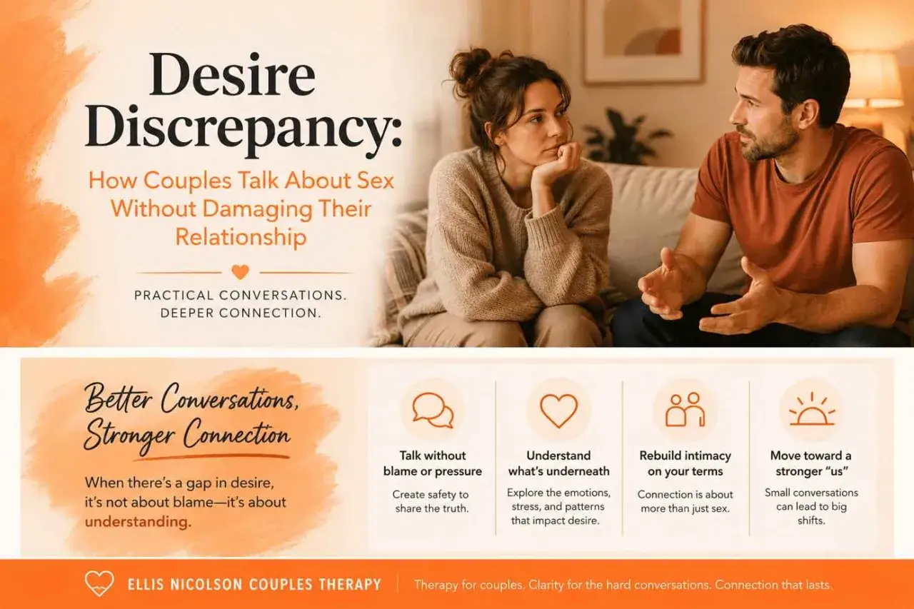 Un couple discute de la disparité du désir sexuel. L'image suggère des conversations pour une connexion plus profonde.