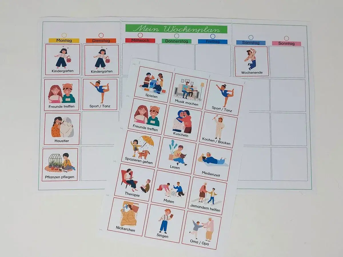 Ein bunter Wochenplan f&uuml;r den Kindergarten mit Bildern f&uuml;r Aktivit&auml;ten wie Spielen, Sport und Freunde treffen.