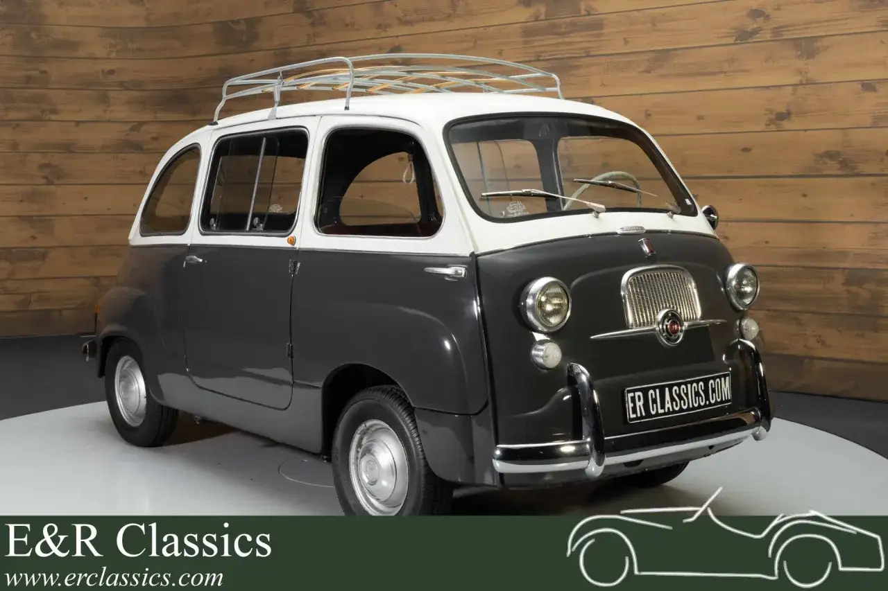 Gr&aring; och vit Fiat Multipla till salu med takr&auml;cke. En klassiker redo f&ouml;r nya &auml;ventyr!