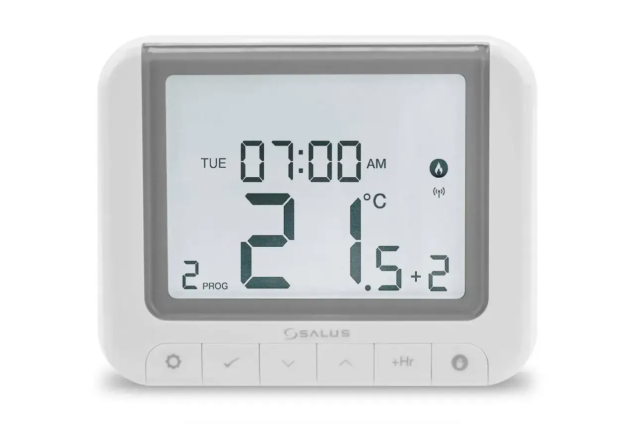 Nowoczesny regulator do pieca gazowego Salus, wyświetla 21°C i godzinę 7:00.