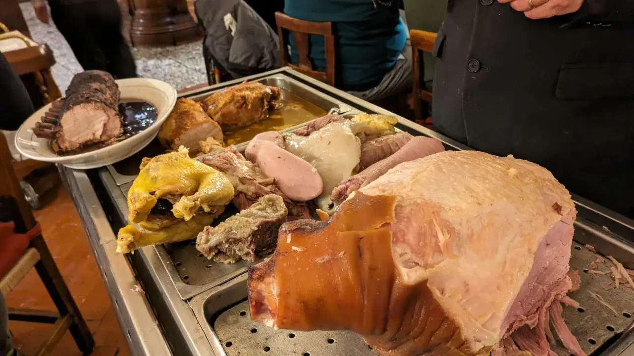 Arnaldo Clinica Gastronomica carrello bolliti