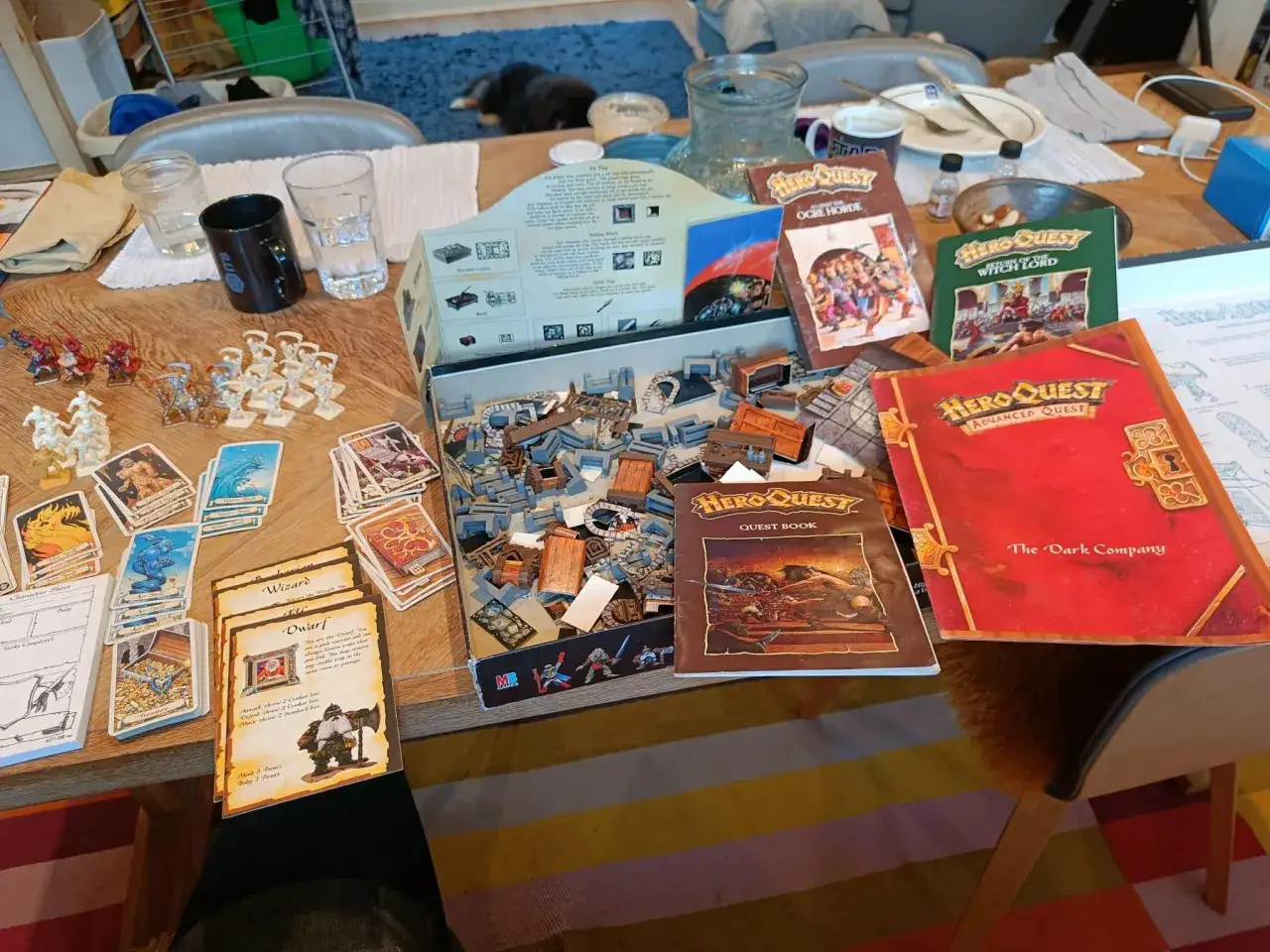 HeroQuest-Erweiterungen: Ogre Horde, Witch Lord, The Dark Company. Die Reihenfolge ist hier gut sichtbar.