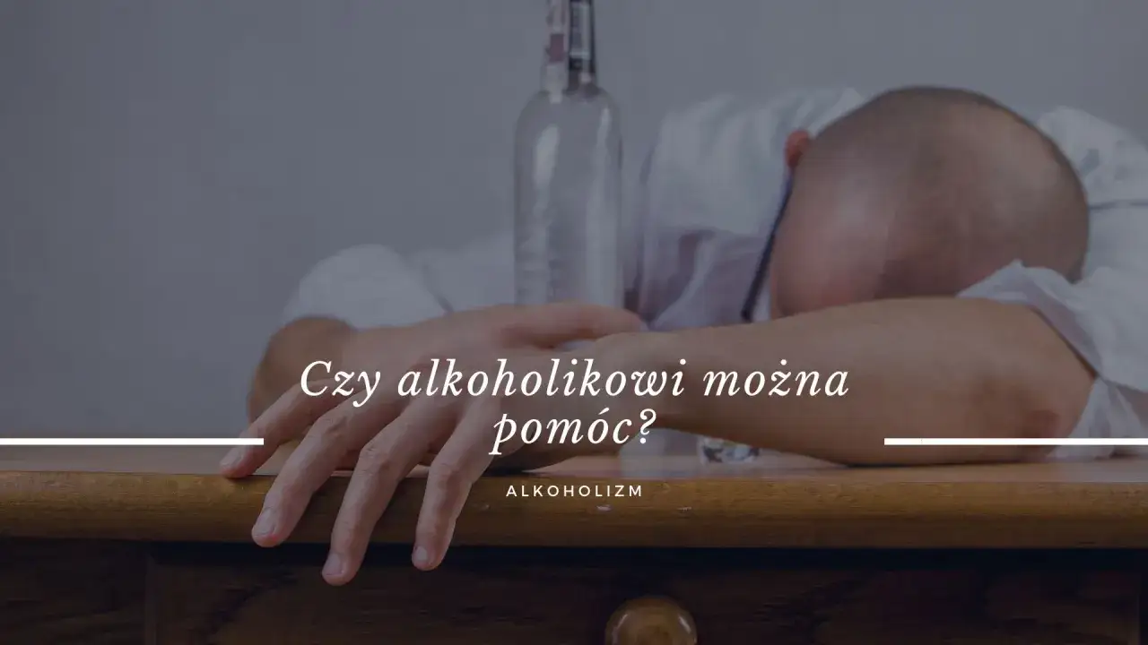Mężczyzna śpi na stole obok butelki. Tekst pyta