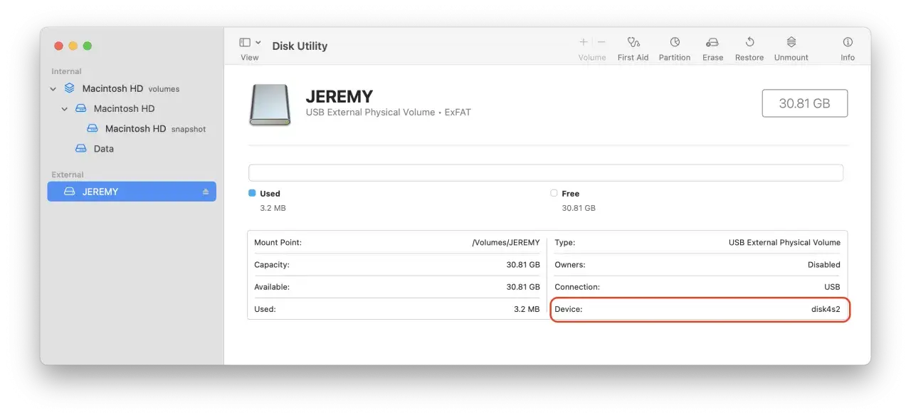 Dysk zewnętrzny JEREMY, format ExFAT, widoczny w Narzędziu dyskowym na Macu. Pojemność 30.81 GB.