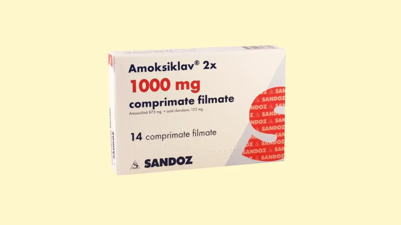 Opakowanie leku Amoksiklav 1000 mg, stosowanego na infekcje bakteryjne. Zawiera 14 tabletek powlekanych.
