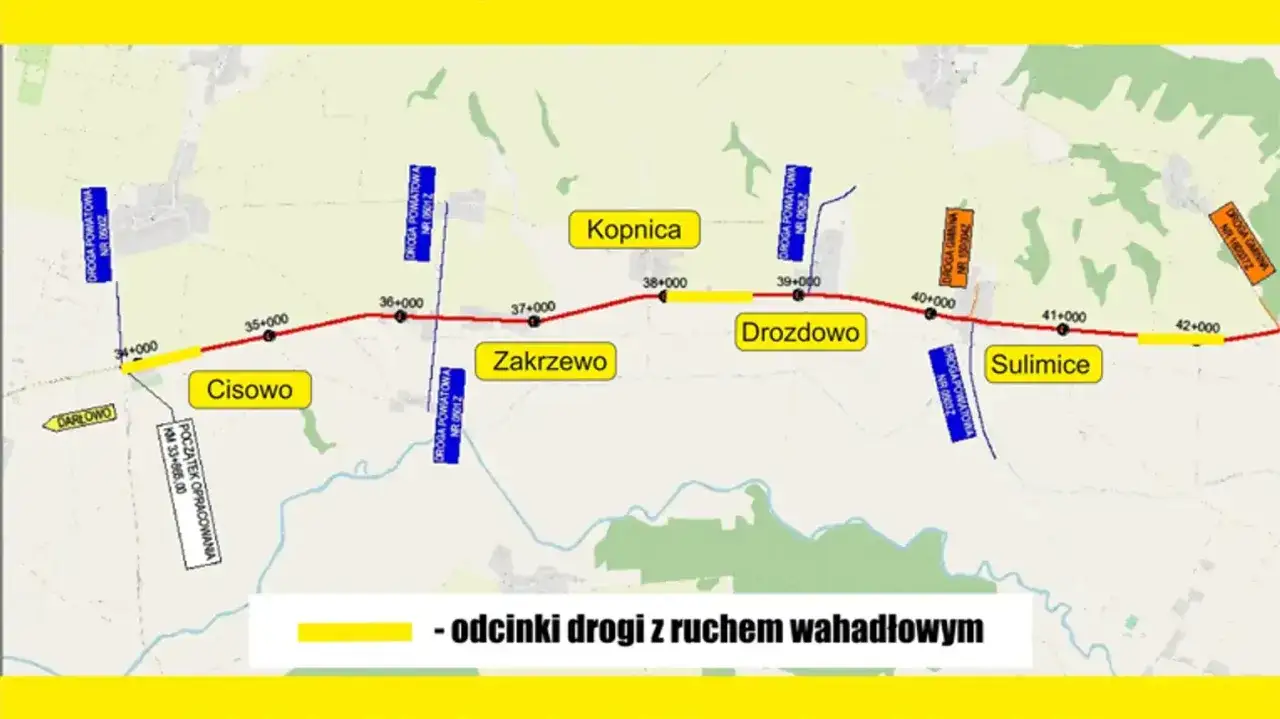 Mapa pokazuje drogę z Darłowa przez Cisowo, Zakrzewo, Kopnicę, Drozdowo do Sulimic. Sprawdź, jak dojechać do Dąbek nad morzem, omijając odcinki z ruchem wahadłowym.