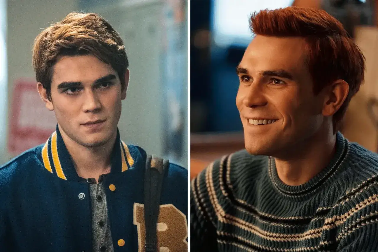 Dwa ujęcia Archiego z Riverdale. Na pierwszym w kurtce baseballowej, na drugim w swetrze, uśmiechnięty. Riverdale obsada.