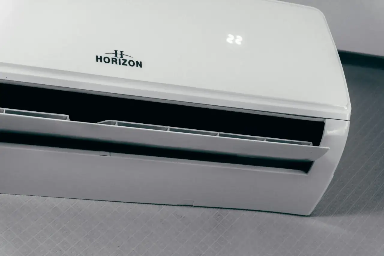 Aire acondicionado Horizon a 22 grados, listo para refrescar el ambiente.