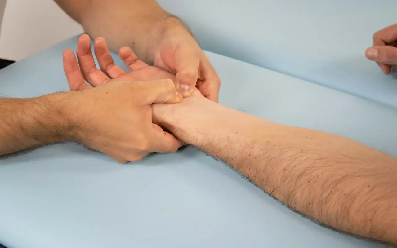 Test Phalena i Tinela diagnostyka cieśni nadgarstka