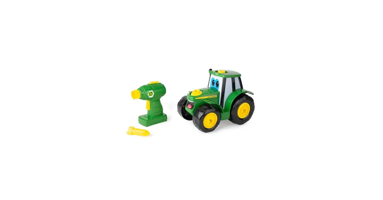 Zabawkowy traktor John Deere z zieloną wkrętarką i żółtym elementem, gotowy do zabawy w majsterkowanie na farmie.