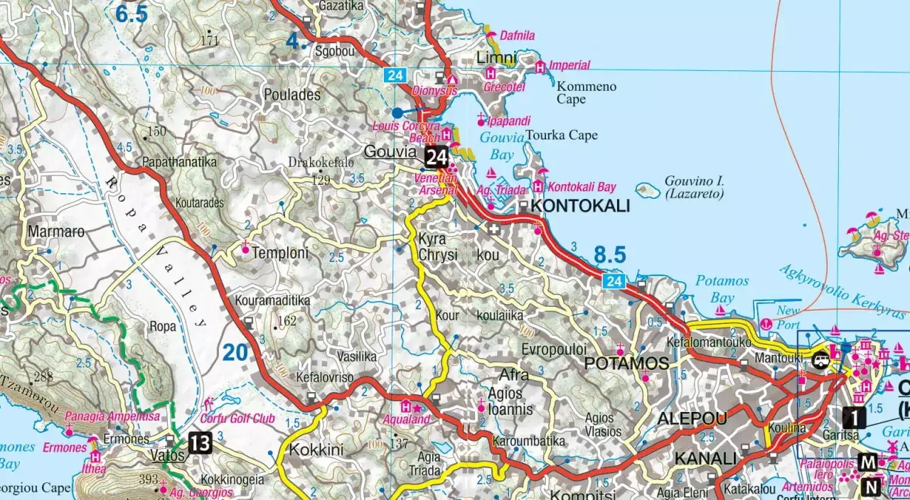 Mapa Korfu z zaznaczonymi trasami, idealna do **korfu trekking**. Widoczne miejscowości: Gouvia, Kontokali, Alepou, Potamos.