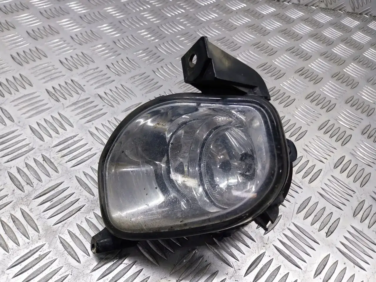 Reflektor przedni do Toyota Avensis T25, żarówka halogenowa.