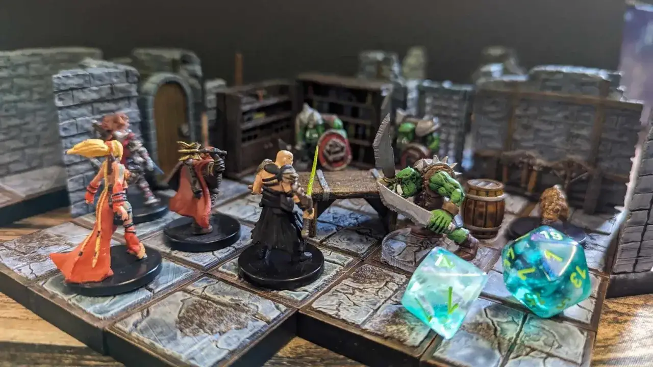Bohaterowie stają do walki z orkami w mrocznych korytarzach. To emocjonujące gry planszowe dungeon crawler, gdzie każdy rzut kością decyduje o losie.