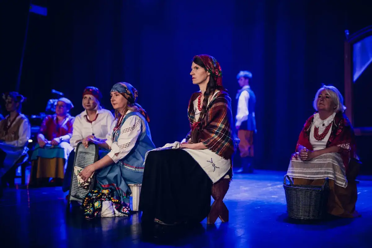 Zdjęcie Kto pracuje w teatrze? Odkryj różnorodność zawodów i ról