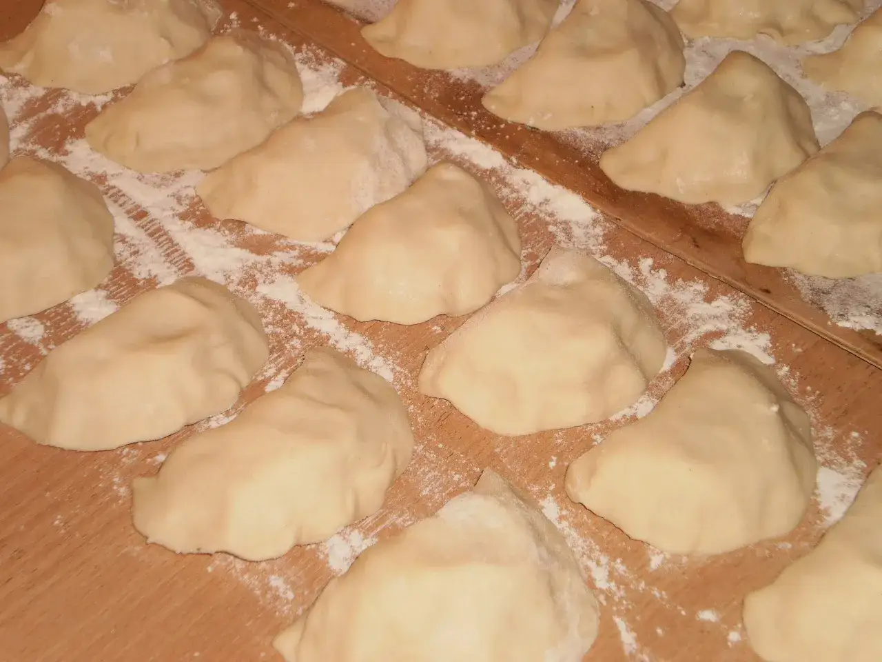 Zdjęcie Przepis na ciasto na pierogi z wrzątkiem, które zawsze się udaje
