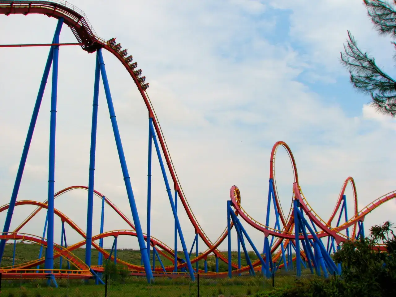 Zdjęcie Superman: La Atracción de Acero, la montaña rusa más emocionante en Madrid