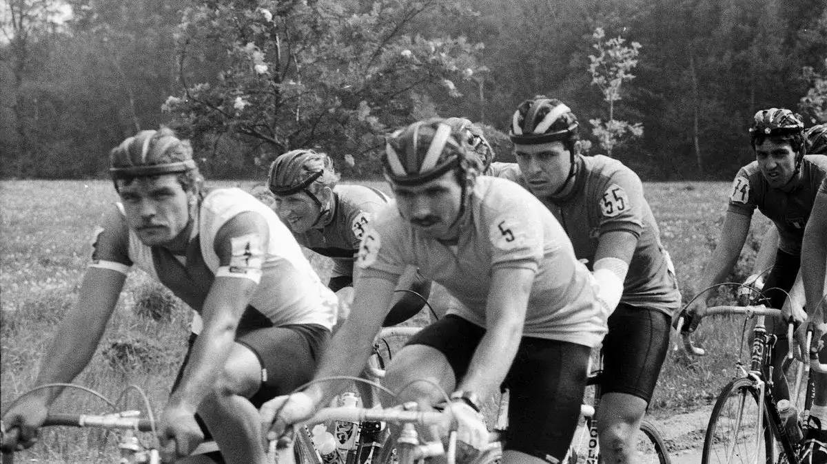 Zdjęcie Piasecki Kolarz: nieznana historia i osiągnięcia legendarnej postaci w kolarstwie