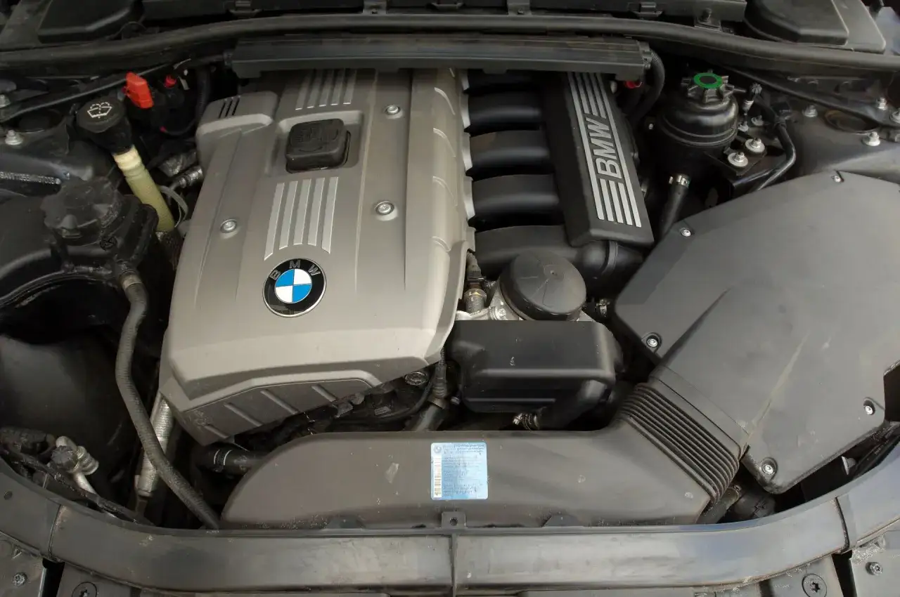 Zdjęcie BMW E90 jakie silniki - najlepsze opcje i ich niezawodność