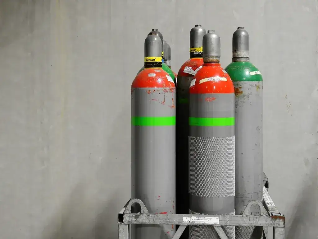 Zdjęcie Ile kosztuje wymiana butli lpg? Sprawdź ukryte koszty i oszczędności
