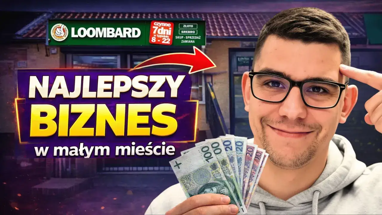 Młody mężczyzna z okularami trzyma banknoty, obok logo