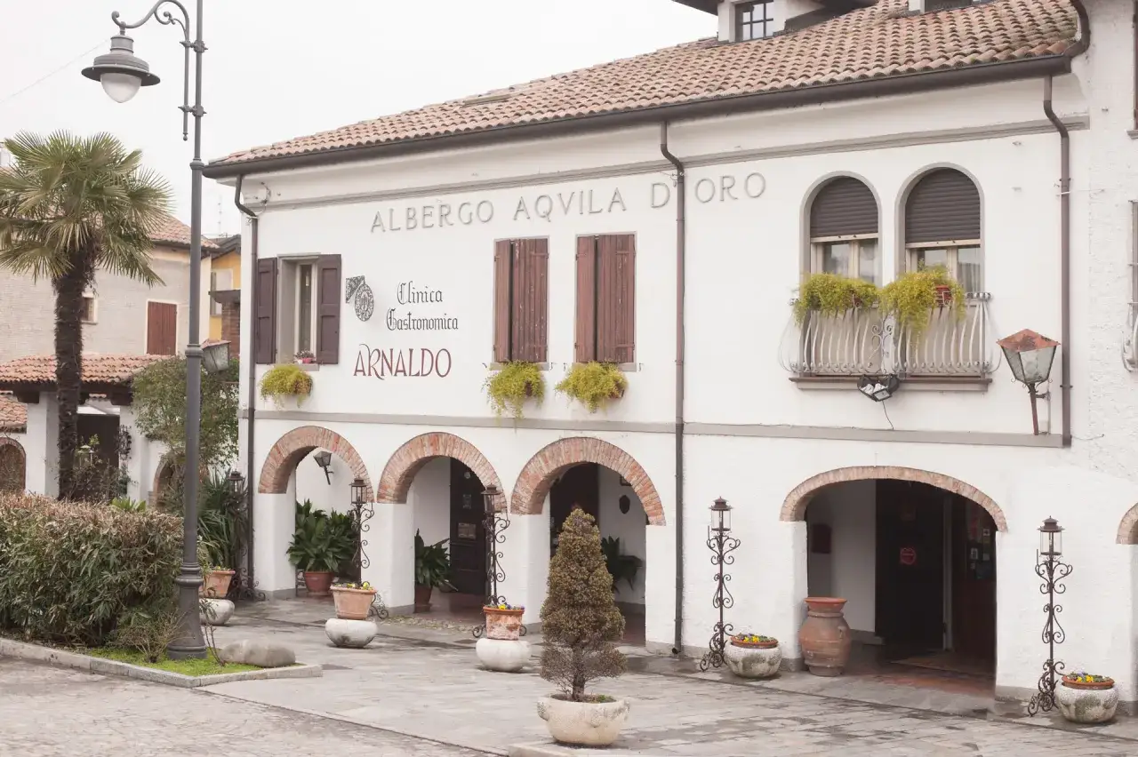 Arnaldo Clinica Gastronomica esterno storico