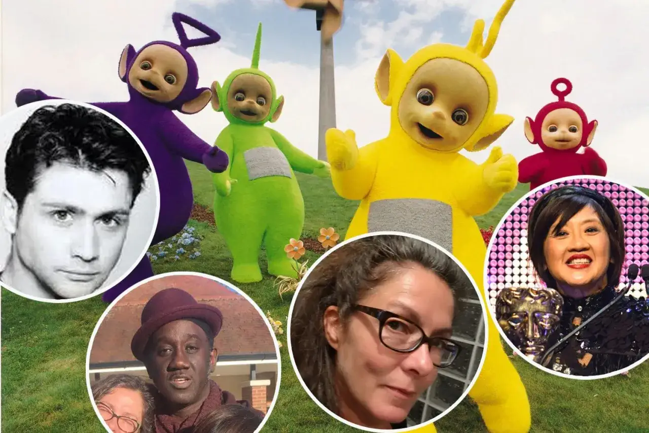 Teletubisie imiona: Tinky Winky, Dipsy, Laa-Laa i Po w towarzystwie aktorów, którzy ich grali.