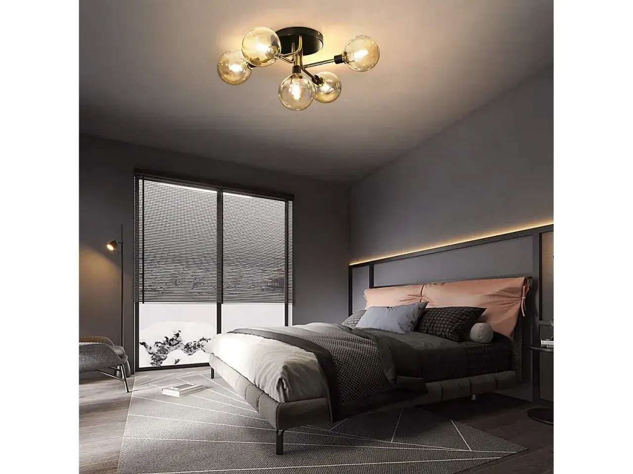 Nowoczesna lampa sufitowa z pięcioma szklanymi kulami, każda z widoczną żarówką, oświetla elegancką sypialnię.