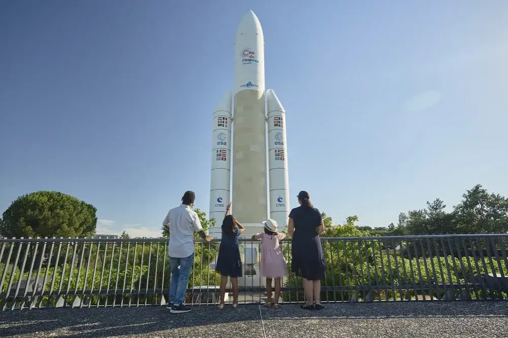 Cit&eacute; de l'Espace Toulouse fus&eacute;e Ariane