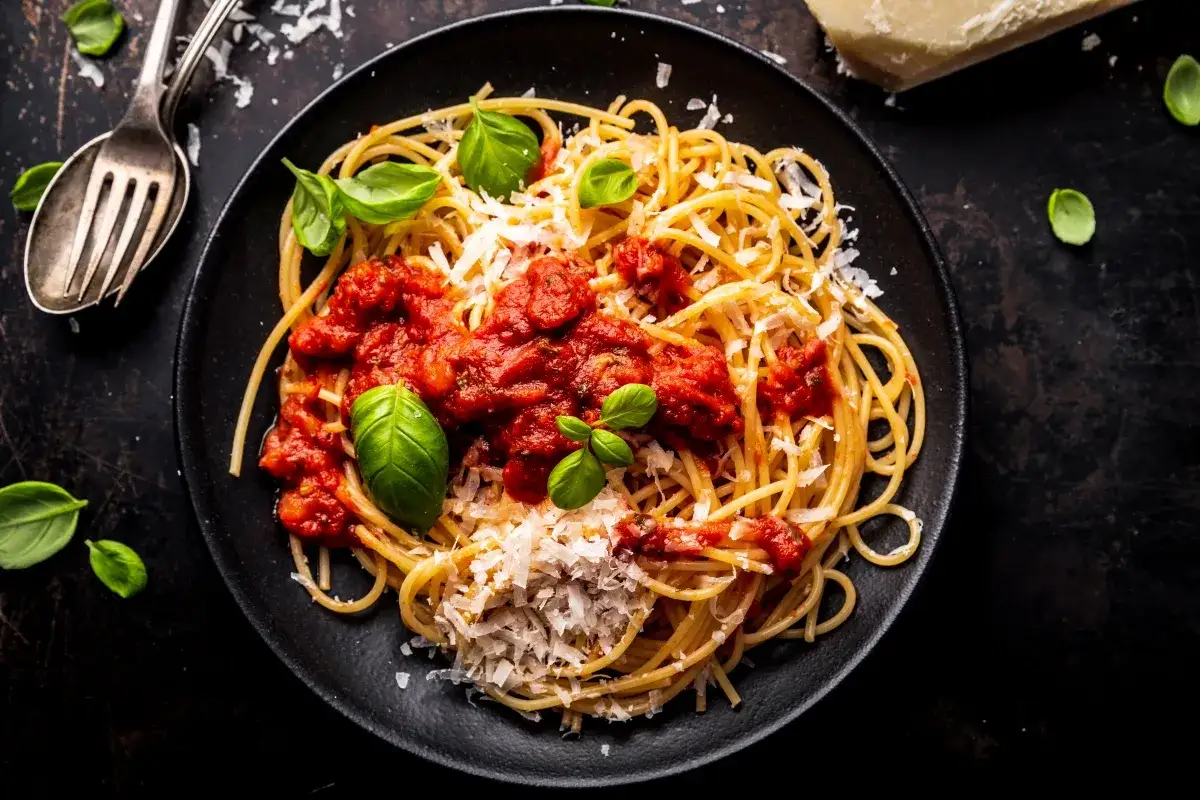 R&oacute;żne warianty sosu do spaghetti