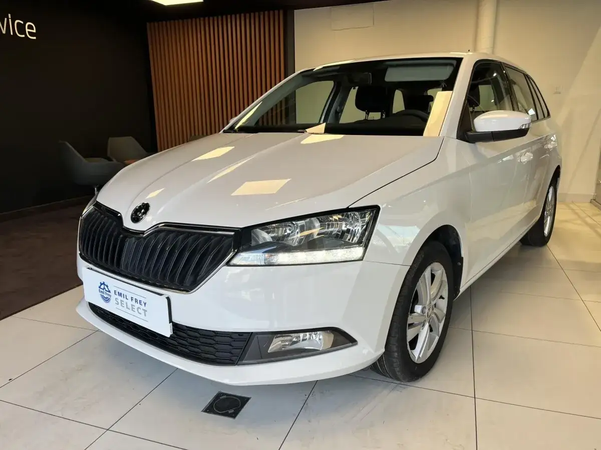 Biała Skoda Fabia na sprzedaż. Sprawdź atrakcyjne ceny używanych modeli.