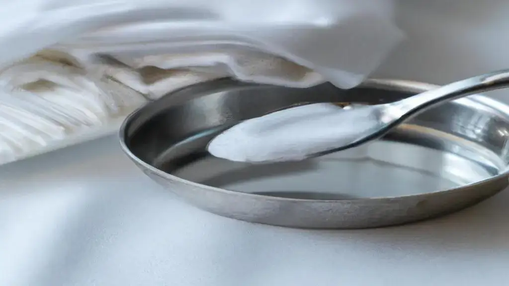 Czyszczenie srebra folia aluminiowa soda krok po kroku
