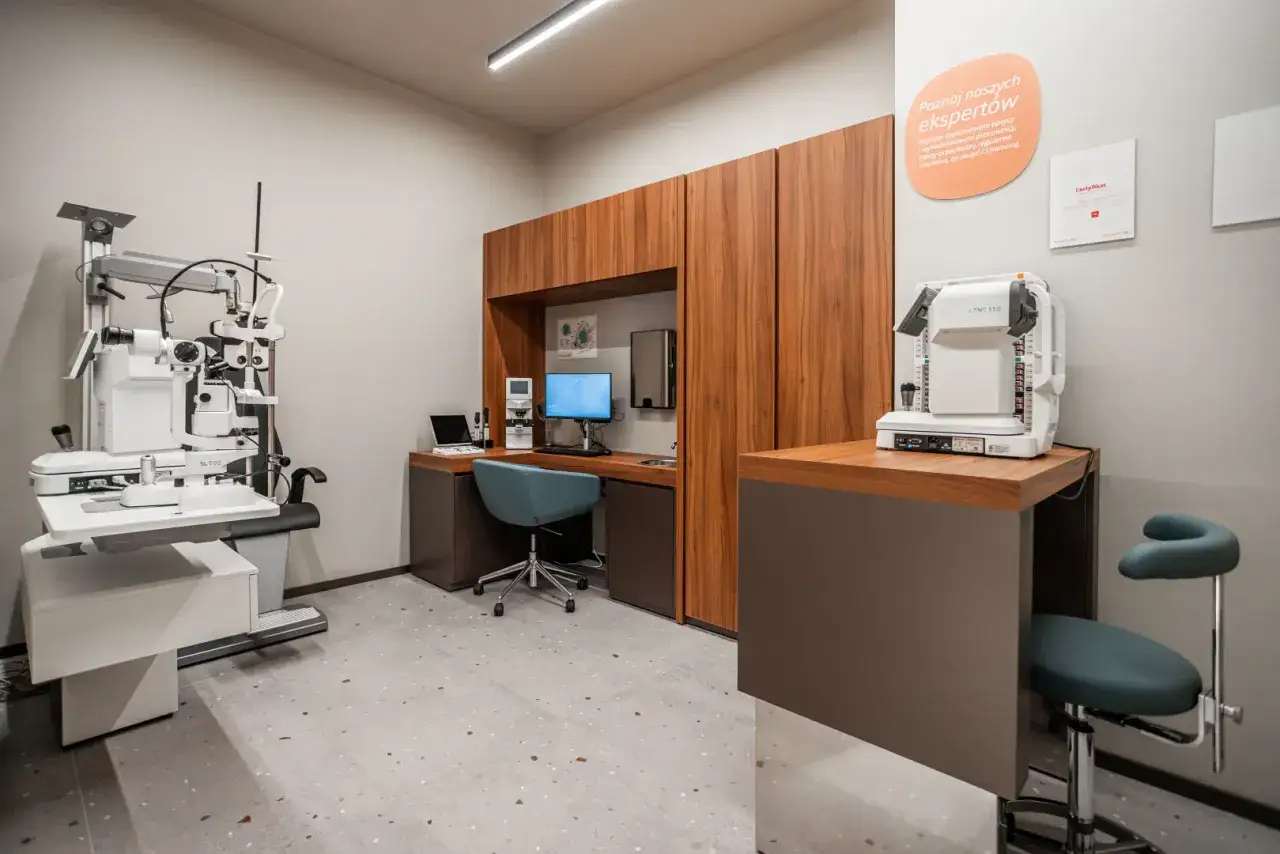 Nowoczesny salon optyczny Vision Express
