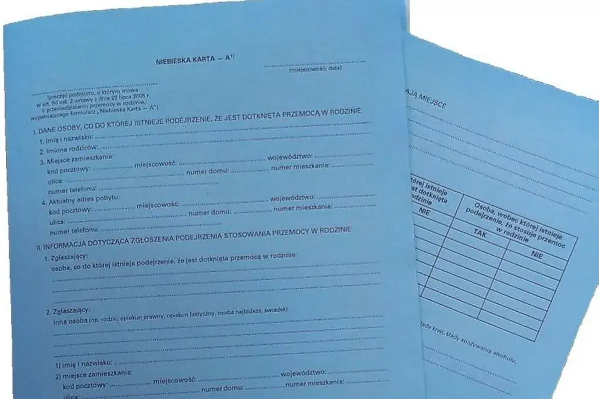Niebieska karta - formularz dotyczący podejrzenia przemocy w rodzinie. Zawiera dane osoby, wobec której istnieje podejrzenie, że stosuje przemoc.
