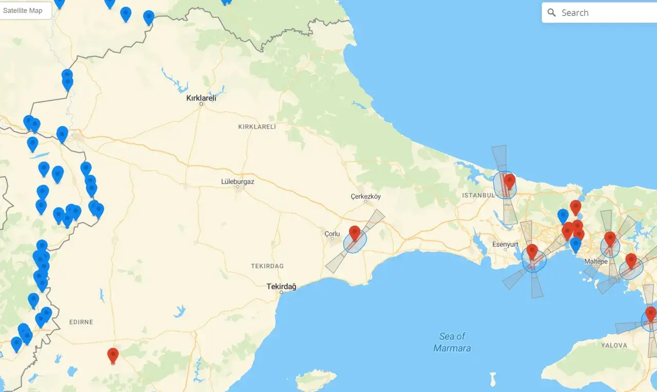 Karte der Türkei mit Markierungen, die auf mögliche Drohnen-Einsatzorte oder -Sichtungen hinweisen.